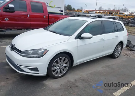2018 Volkswagen Golf Sportwagen Tsi S/Tsi Se z USA, uszkodzony, nr VIN 3VWD17AU3JM752795